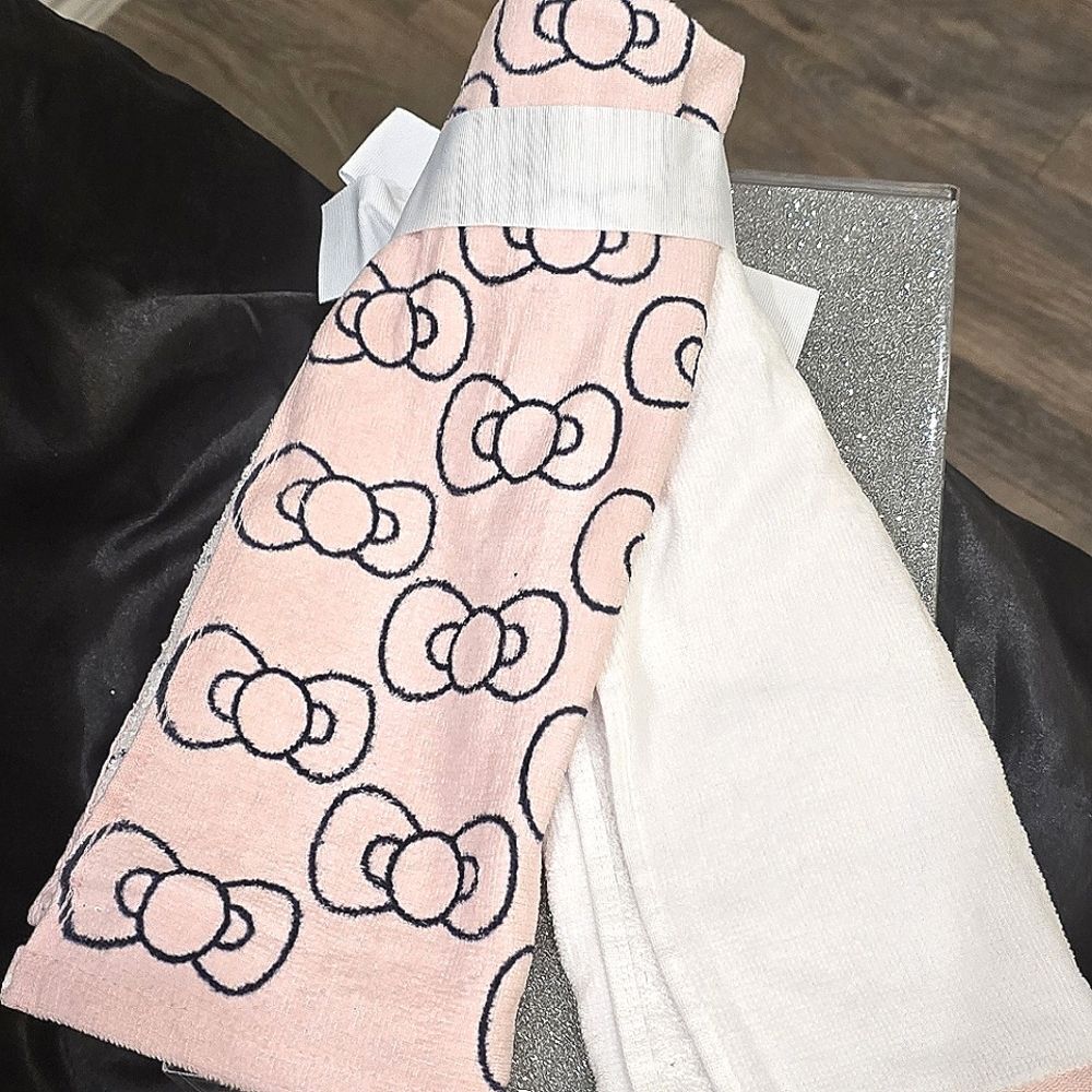 Hello Kitty Kitchen Hand Towel Set - Picture 5 of 5